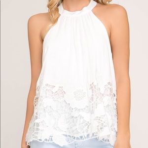 Sleeveless to with laser cut